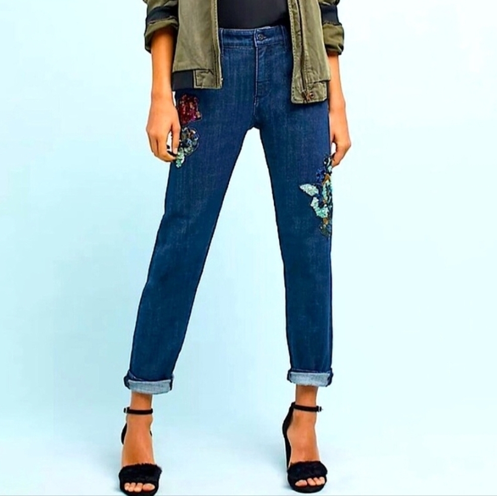 Anthropologie PILCRO Sequin Floral Patch Jeans, Excellent Condition
